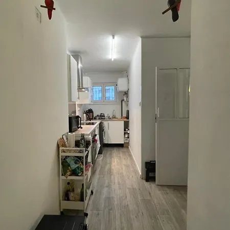 Chez Habitant Uniquement Pour Fille *